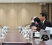 윤 대통령 "사드, 한중 걸림돌 안 되게"..中 리잔수는 국회서 불만 토로