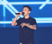 [Y현장] 박재범, 아이유 콘서트 등장.."아이유, 국힙 원톱 아니고 그냥 원톱"