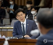 이재명 지지층 만나는 조정훈, '김건희 특별법' 입장 바꿀까