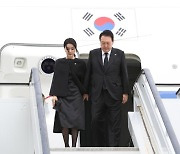 尹대통령 부부, 찰스3세 국왕 주최 리셉션 참석 "위로의 뜻 전달"