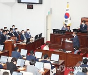 답변하는 오영훈 제주지사