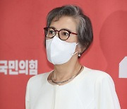 국힘 윤리위, "이준석 제명" 문자 공개로 공정성에 또 생채기