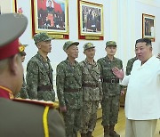 북한 "10월부터 전주민 마스크 착용 권고"..김정은 예고보다 한달 앞당겨