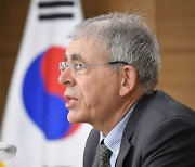 [사설] OECD가 지적한 한국의 고질병, 근본적 대책 필요하다