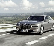 BMW "7년 만에 출시하는 7세대 7시리즈"..뉴 7시리즈 韓 1.7억부터