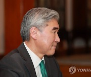 기자간담회 하는 성 김 대북정책특별대표