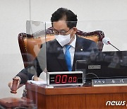 유기홍 교육위원장 "국감 앞두고 교육부 장관 임명하면 국감 방해행위"