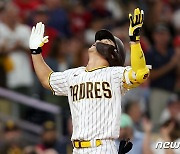 김하성, MLB 진출 후 첫 두 자릿수 홈런..SD 4연승 견인(종합)