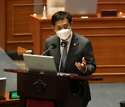 대정부 질문 답변하는 김주현 위원장