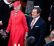 82세 덴마크 여왕, 엘리자베스 2세 장례식 참석후 코로나19 확진