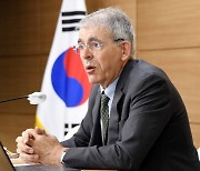 [사설] 국민연금 더 내고 더 받으라는 OECD 권고 경청하라