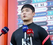 '스트라이커 대선배' 만난 오현규 "황선홍 감독과 함께해 영광"