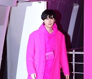 [T포토] 이종석 '오늘은 핑크 보이'