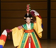 온나라 전통춤 경연대회 최우수상에 정지수 씨