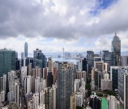 홍콩도 미국 따라 '자이언트스텝'..기준금리 14년만에 최고
