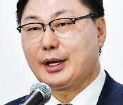 쌍방울 뇌물수수 의혹.. '이재명 측근' 이화영 구속영장 청구