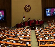 국회 대정부질문 마무리.."외교 참사" vs "이재명 의혹" 난타전