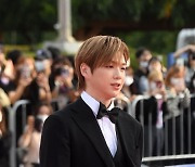 [포토] 강다니엘, '긴장한 모습이 사진에서도 보여~'(서울드라마어워즈)