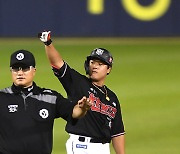 '알포드 동점포+강백호 결승포' KT, 연장 혈투 끝 삼성 꺾고 2연승 질주