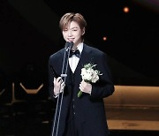 강다니엘, 亞스타상 수상 "뜻깊은 상, 감회 새롭고 행복해" [2022 서울 드라마 어워즈]