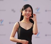 포즈 취하는 김소은