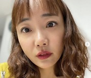 '조혜련 올케' 박혜민, 뜨밤 보낼 준비하나?..잠옷에 쨍한 레드립[TEN★]