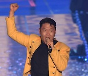 '한 달 만에 복귀' 싸이, 관객에게 으름장 "여러분 잘 걸렸다" ('2022 리브 콘서트') [TEN현장]