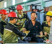 '종업원을 생산적 앙양으로'..'사업'하는 북한 초급당 일꾼