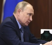 우즈베키스탄, 러시아 '미르' 결제시스템 사용중단