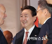 조문 취소·韓美회담 불발에 비속어 논란까지.. 尹 순방 '예고된 참사'