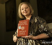 영국, 부커상 연속수상 '울프홀' 소설가 힐러리 맨텔 타계