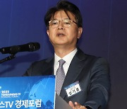 '복합위기' 한국..돌파구는 "규제 완화·창의성"