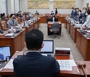 "김건희 의혹" vs "문재인 증인"..국정감사 앞두고 신경전