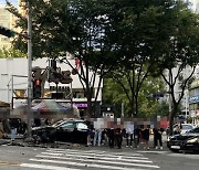 대전 둔산동 백화점 사거리서 교통사고..4명 부상