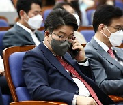 권성동, 尹대통령 지지율 하락에 "좌파 언론 탓"