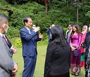 아시아지역 주한외교단 만나는 한덕수 국무총리