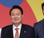 '세일즈 외교' 나선 尹, 트뤼도와 정상회담.. "광물·AI 협력 강화"