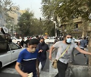 이란, '히잡 미착용 의문사' 시위로 35명 사망..친정부 시위도 대립
