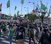"이렇게는 못 살겠다" 3만 5000명 대규모 집회에 도심 곳곳 혼란
