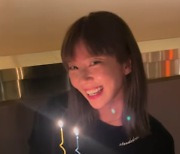 '이규혁♥' 손담비, 지인들과 생일파티 신났네.."너무 고마워"
