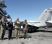 미 항모 로널드 레이건호 방문한 이종섭 국방장관