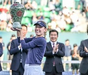 알렉산드로바, 코리아오픈 테니스 첫 우승.."서울 좋아 오래 머물고 싶었다"