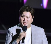 [ST포토] 김호중 '힘이 느껴지는 무대'