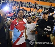 ECUADOR SOCCER RONALDINHO