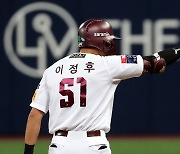 국내 무대가 좁은 이정후..'부자 타격왕' 이어 '부자 MVP'도 보인다