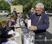 러, 우크라 동부 돈바스 합병안 주민투표에 "70% 이상 참여" 주장