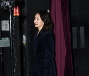 [포토] 박효주, '시크한 발걸음으로 성큼 성큼'