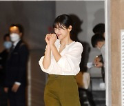 [포토] 설인아, '팬들에게 보내는 깜찍 하트~'