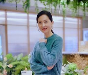 '염드리 헵번' 염정아, '인생은 아름다워'로 날아오르다[곽명동의 씨네톡]