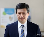 신동주, 롯데 상장사 주식 다 팔았다..롯제지주 우선주도 전량 처분